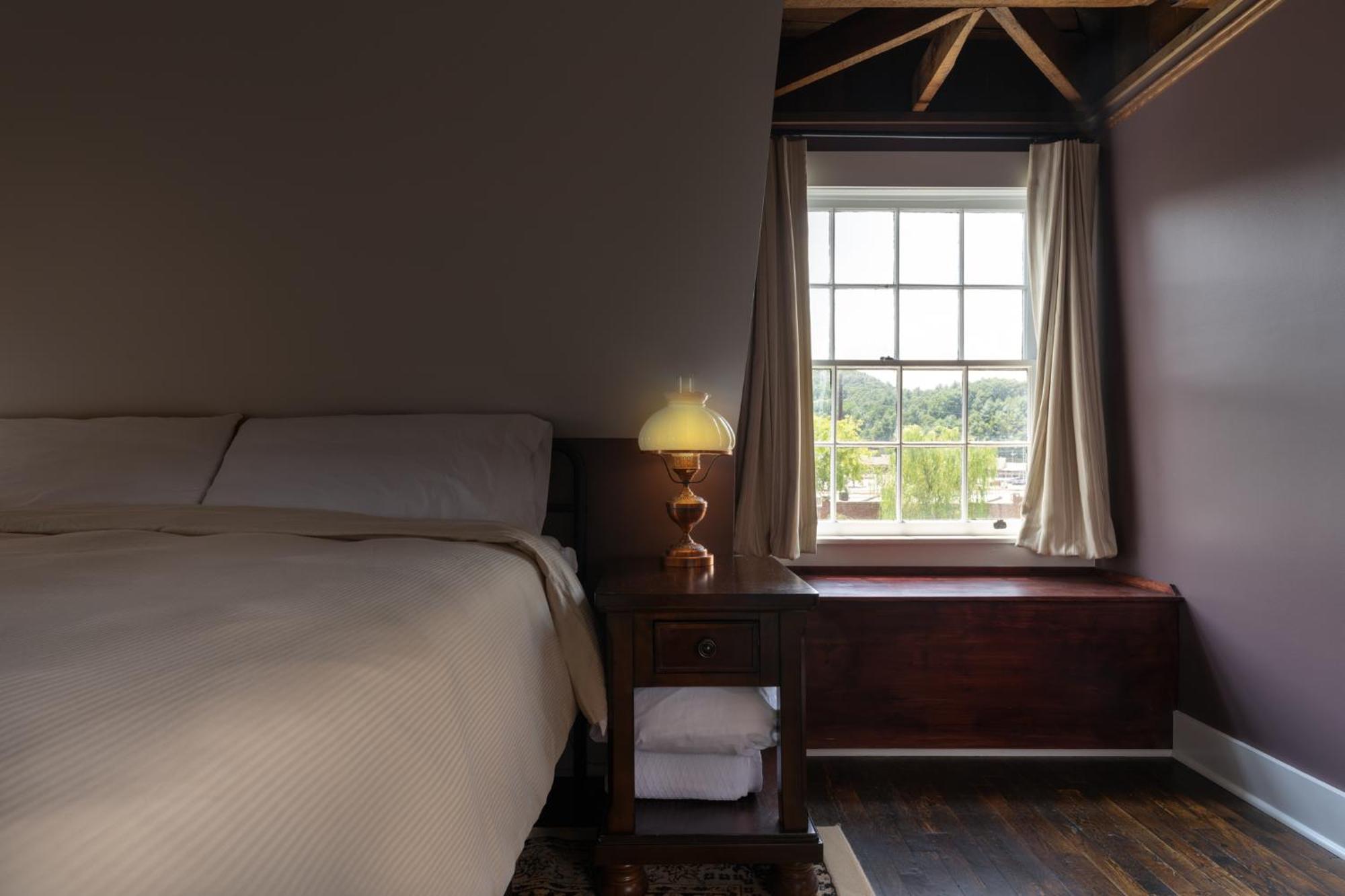 The Nuwray Hotel & Carriage House Burnsville Eksteriør billede