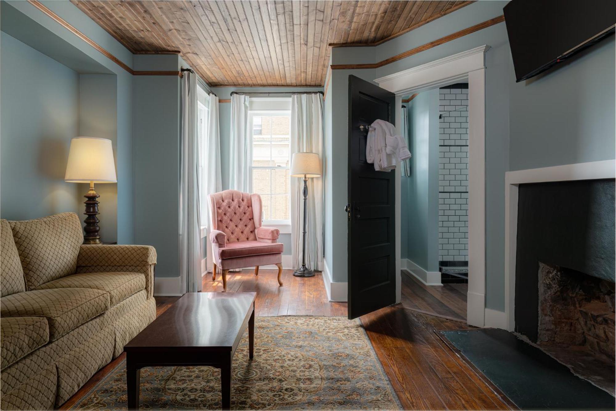 The Nuwray Hotel & Carriage House Burnsville Eksteriør billede