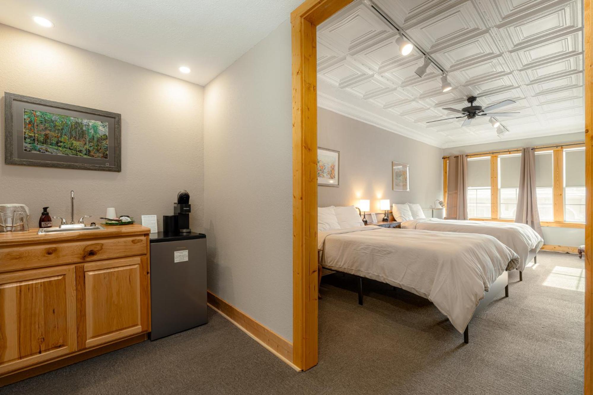 The Nuwray Hotel & Carriage House Burnsville Eksteriør billede